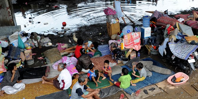 Stok beras korban banjir di Kabupaten Tangerang habis 