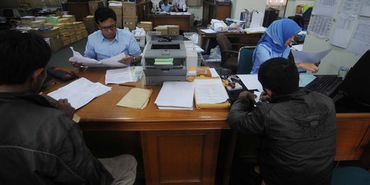 Gaji naik, Dirjen Pajak minta pegawai lembur & jadi seperti Superman