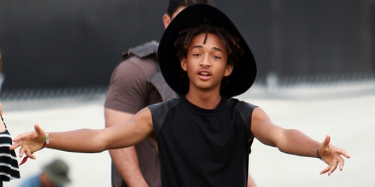 Hidup bergelimang harta, Jaden Smith cuma punya sepasang sepatu