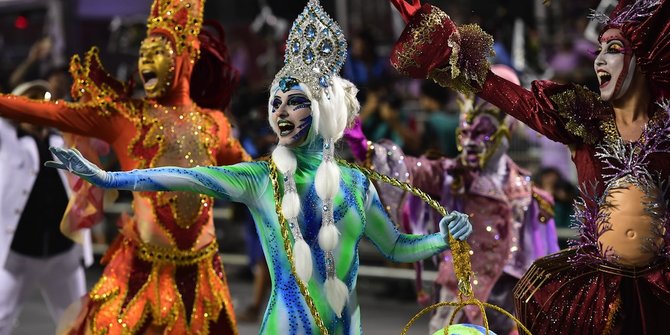 Parade penari berkostum unik hiasi Karnaval Sao Paulo