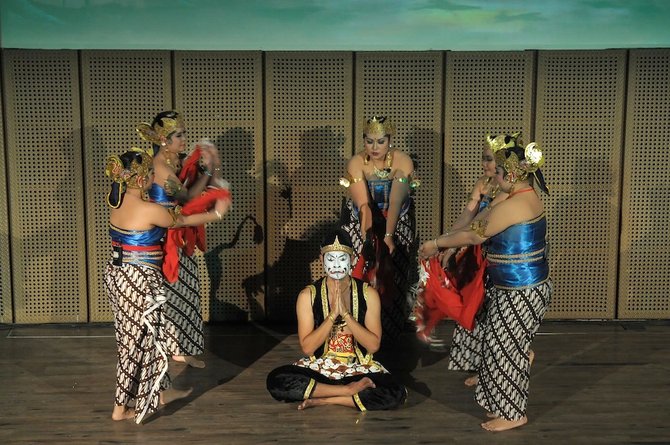 pentas wayang jurnalis