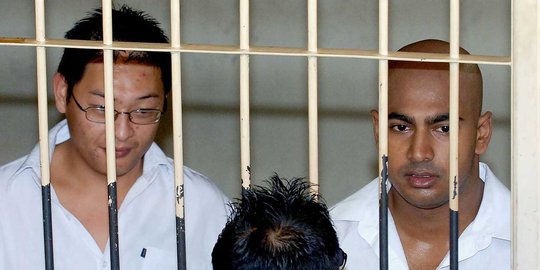 1 Regu Brimob kawal terpidana mati Bali Nine menuju tempat eksekusi