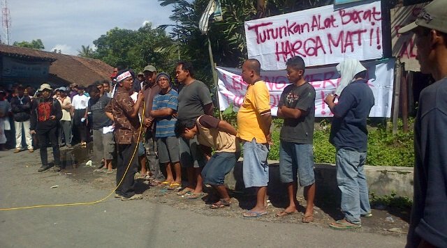 warga lereng merapi tolak penambangan pasir