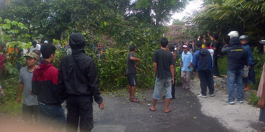 Tolak penambangan liar, warga lereng Merapi sandera camat & kapolsek
