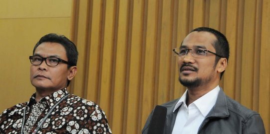 Abraham Samad tersangka, Ical bilang hadapi dengan tenang