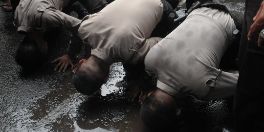 BG menang praperadilan, ratusan anggota Polda Sumsel sujud syukur