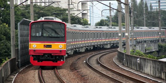 Humor lucu penumpang KRL Bogor-Jakarta