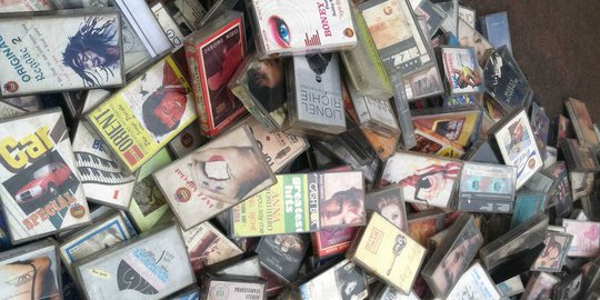 Penjual kaset lawas, berjuang di tengah gempuran musik digital