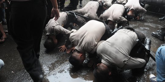 Polisi sudah sujud syukur dan cukur rambut, BG malah batal dilantik