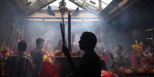 Melihat perayaan Imlek 2566 di vihara Petak Sembilan