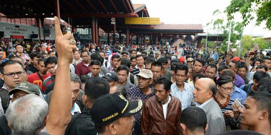 Penumpang Lion Air geram, landasan terbang AirAsia diblokir