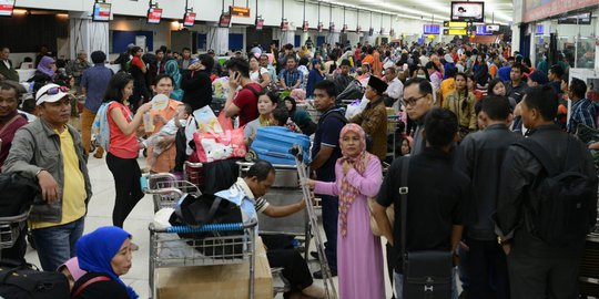 Bapak ini ngamuk & nangis, duit ludes tiket Lion Air tak bisa refund