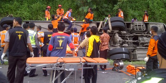 11 Jenazah korban bus terguling di Semarang belum teridentifikasi