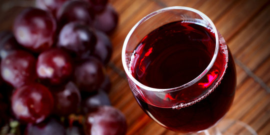 Yuk, intip 6 manfaat minum red wine untuk kesehatan tubuh!