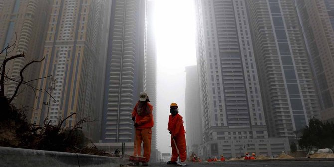 Kabut asap selimuti Dubai pasca kebakaran gedung tertinggi The Torch