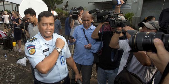 Jelang eksekusi 'Bali Nine', ekspatriat bawa karangan bunga ke lapas