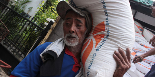 Turunkan harga, pemerintah siap lepas 300.000 ton cadangan beras