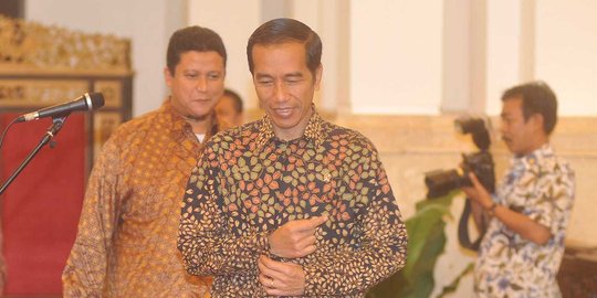Jokowi tanggapi santai diancam interpelasi DPR karena tak lantik BG