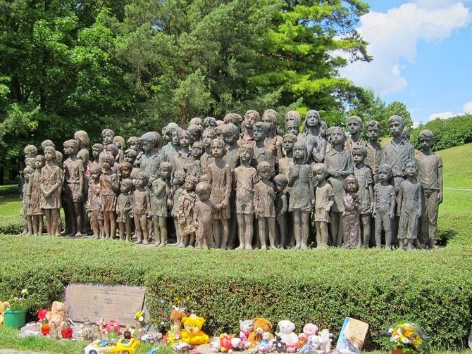 tugu peringatan untuk 82 bocah lidice