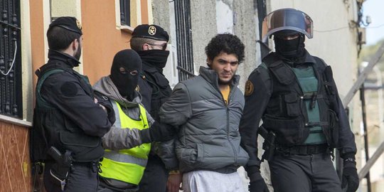 Polisi Spanyol bekuk perekrut jihadis perempuan ISIS