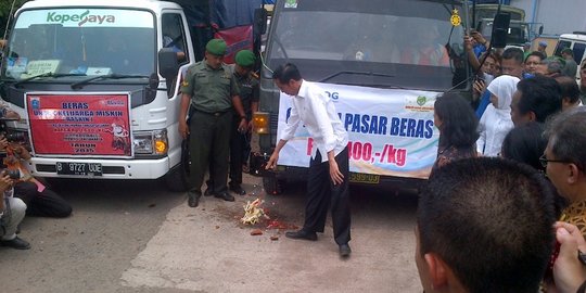 Punya 1,4 juta ton di Bulog, Jokowi jamin stok beras aman