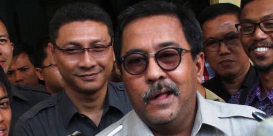 Terserang virus, Rano sulit bicara dan setengah wajahnya kaku