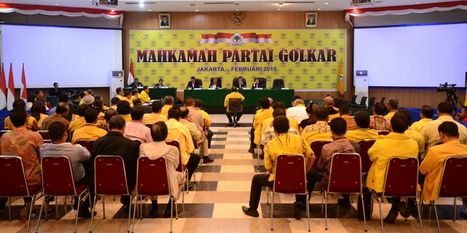 Sidang putusan dualisme Golkar ditunda, Idrus & Yorrys pelukan mesra