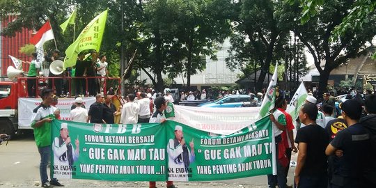 'Seperti preman, Ahok hari ini harus turun'