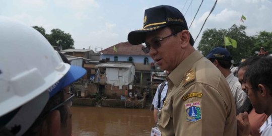 Ahok: Tidak pantas sekolah hancur beli UPS seharga Rp 6 miliar!