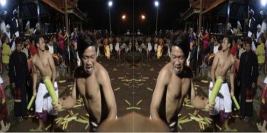 Tradisi Papah Biu di Bali, perang pemuda dengan batang pisang