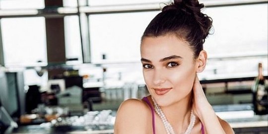 Wanita tercantik Turki dimejahijaukan, dituding hina Presiden