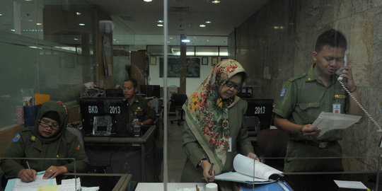 Kisruh DPRD vs Ahok bikin PNS DKI terlantar