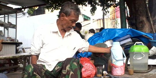 Derita veteran TNI, dulu operasikan meriam sekarang ngaduk kopi