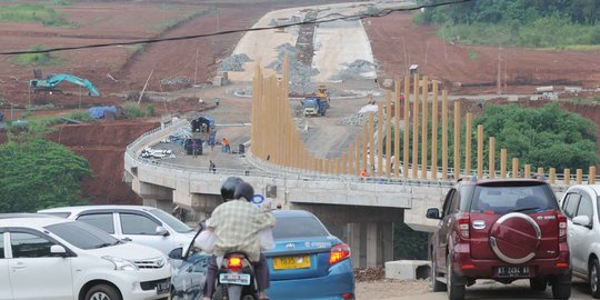 Melihat pembangunan jembatan Pondok Cabe-Cinere