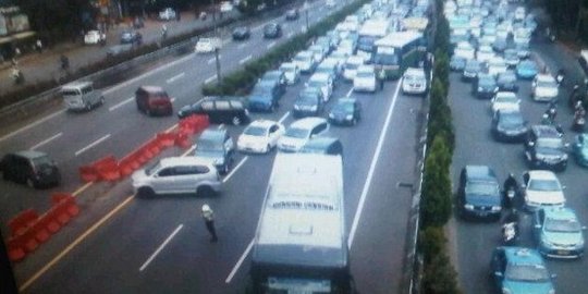 Kardus mencurigakan di Tol Semanggi isinya kosong