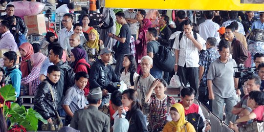 Tak punya email, penumpang di Bandara Soekarno-Hatta kebingungan
