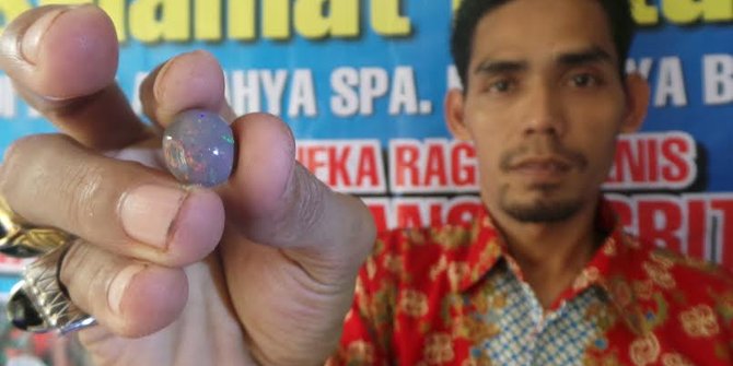 Cerita penambang berjuang di sumur cari batu kalimaya khas Banten