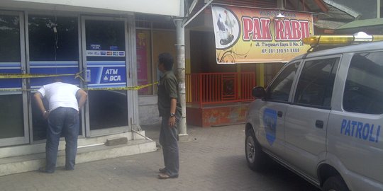 Komplotan maling di Bandung gondol mesin ATM berisi uang Rp 100 juta