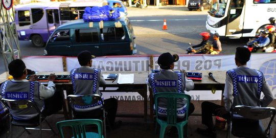 3 Anggota Dishub Bekasi jadi calo dan sindikat pemalsu buku KIR