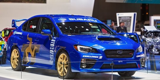 10 mobil spektakuler paling di cari di dunia