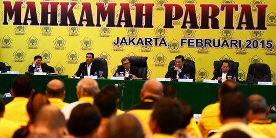 Putusan belum selesai diketik, sidang Mahkamah Golkar ditunda 2 jam