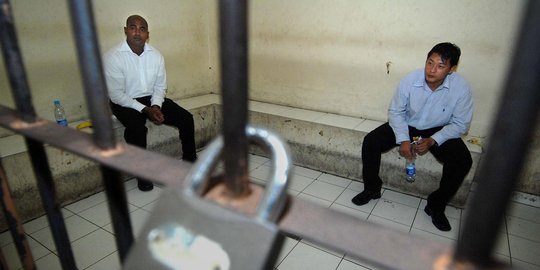 Duo 'Bali Nine' diterbangkan ke Nusakambangan dengan pesawat TNI