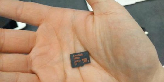 SanDisk pamer microSD 200 GB pertama di dunia, hanya sebesar kuku