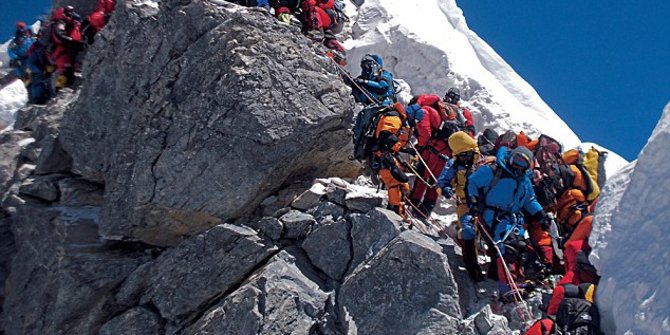 Gunung Everest alami polusi parah karena kotoran manusia