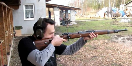 kurz senapan andalan matthaus hetzenauer rev1