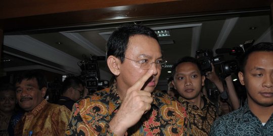 Ahok dan DPRD sama-sama bicara kasar, mana politik santunnya?