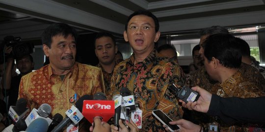 Lawan DPRD, Ahok banjir pujian dari wali kota sampai menteri