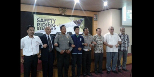 Pemerintah dan produsen motor wajib sosialisasi safety riding