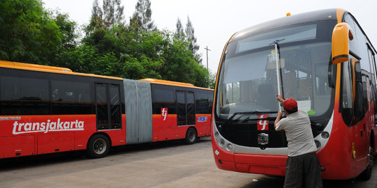 Banyak penumpang terlantar karena Zhong Tong terbakar & ditarik