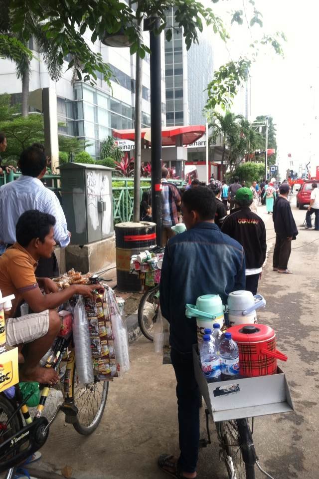 pedagang di wisma kosgoro